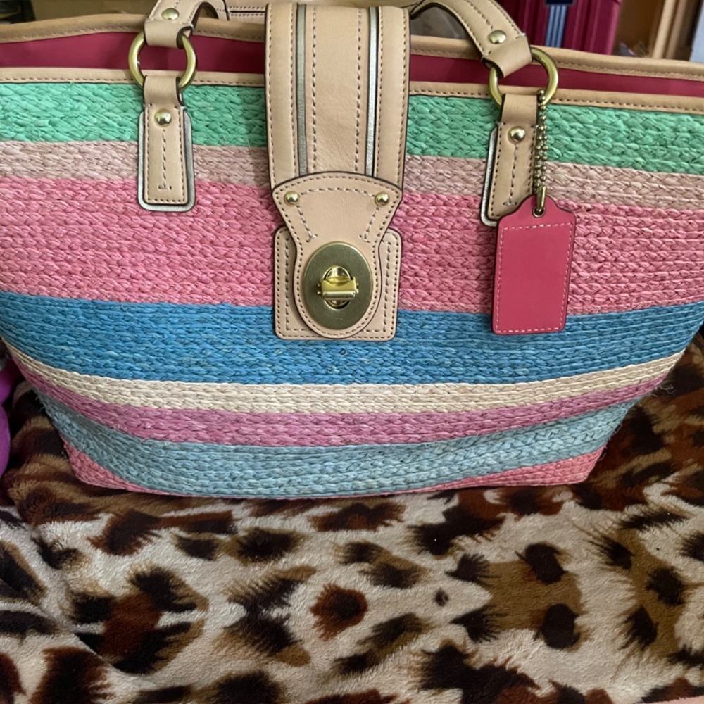 Coach  handbag - Picture 4 of 4